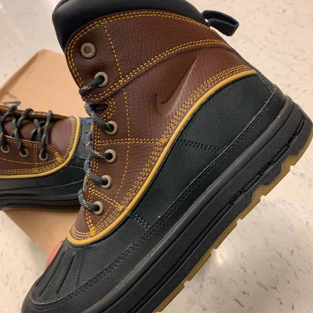 NIB NIKE WOODSIDE ACG BOOT
